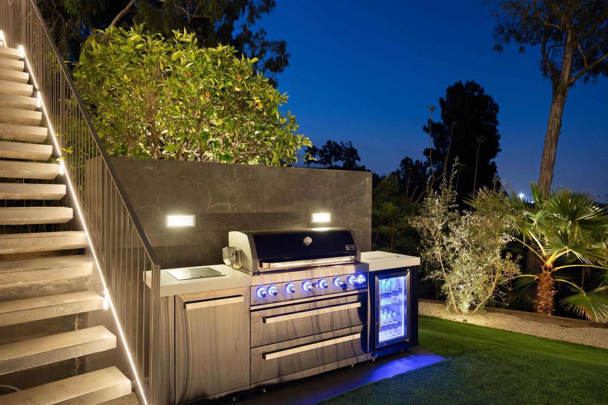 Eterne By Awhile * Los Angeles
